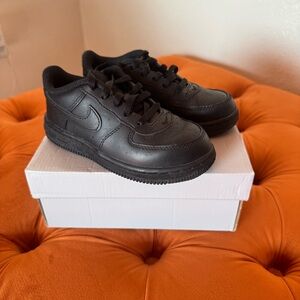 Nike Force 1 LE